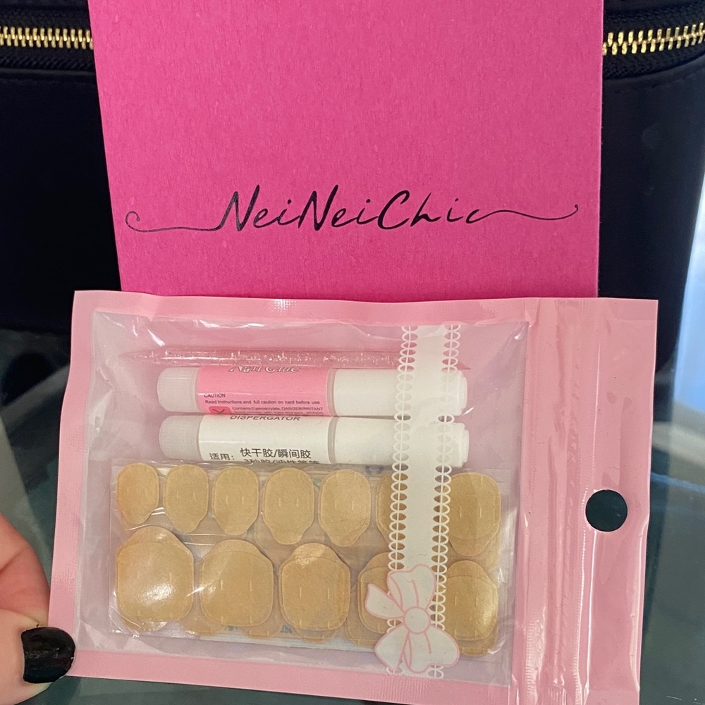 Pink Rhinestone Press-On Nails - Picture 3 of 4